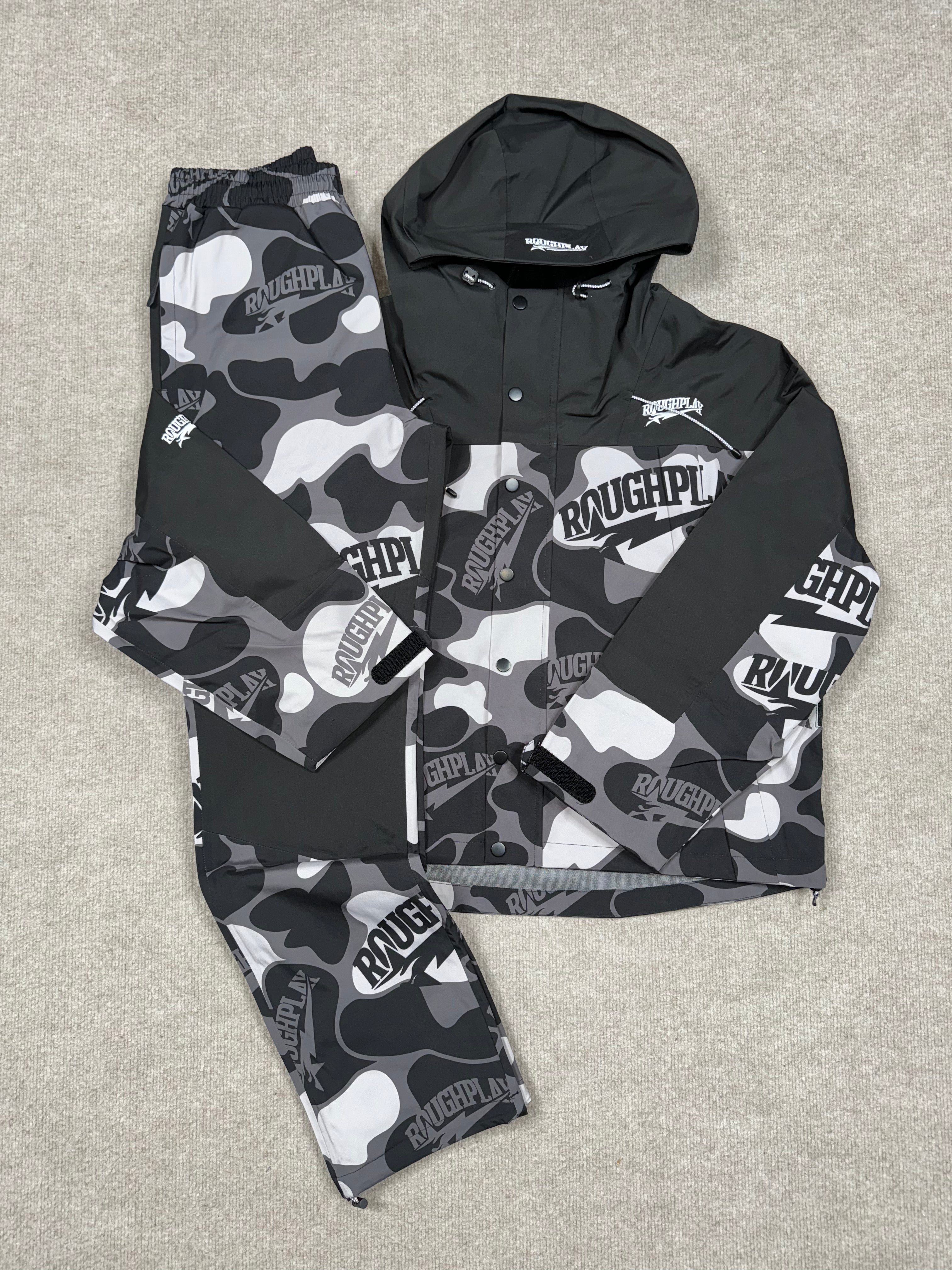 RoughPlay Water Resistance Camo TrackSuit (white)