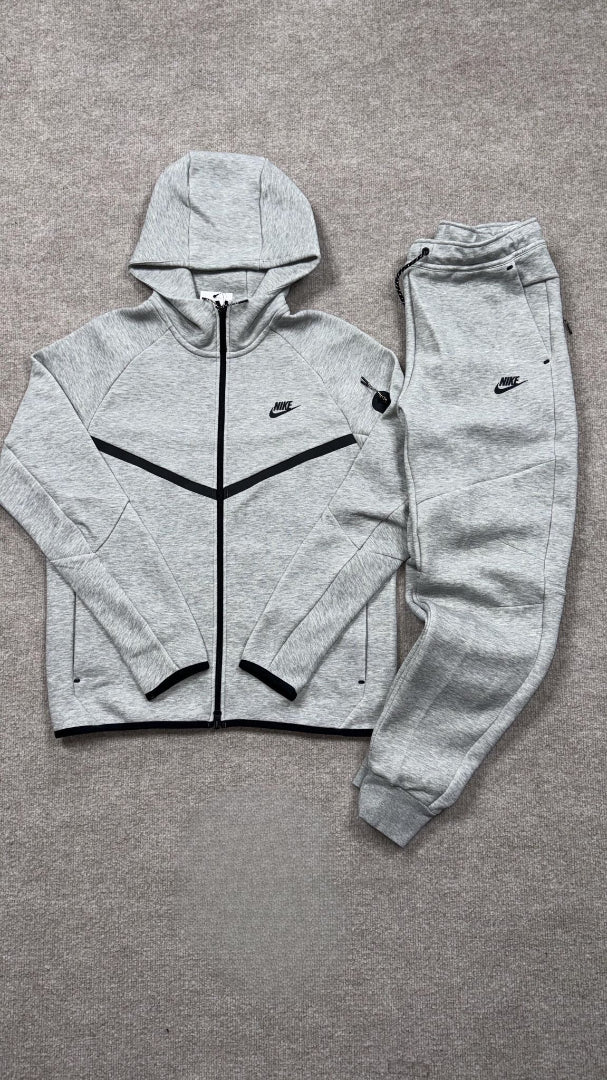 Nike tech Grey suit